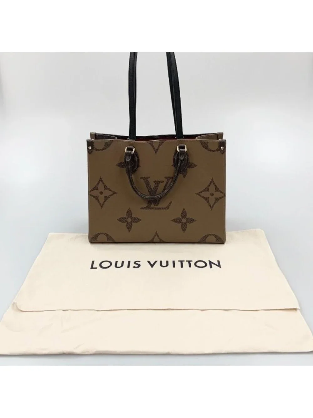 Louis Vuitton Monogram Giant on the Go MM 2-Way Bag Brown